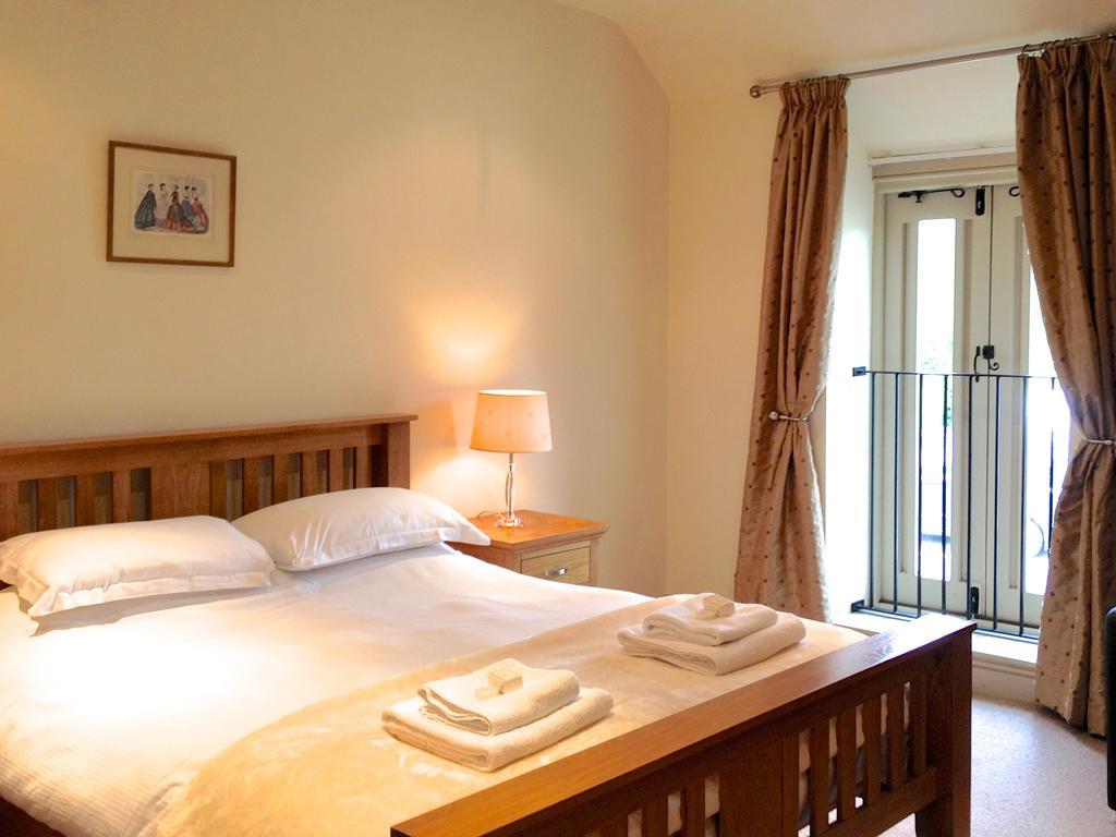 Coach & Horses Hotel Bourton-on-the-Water Room photo