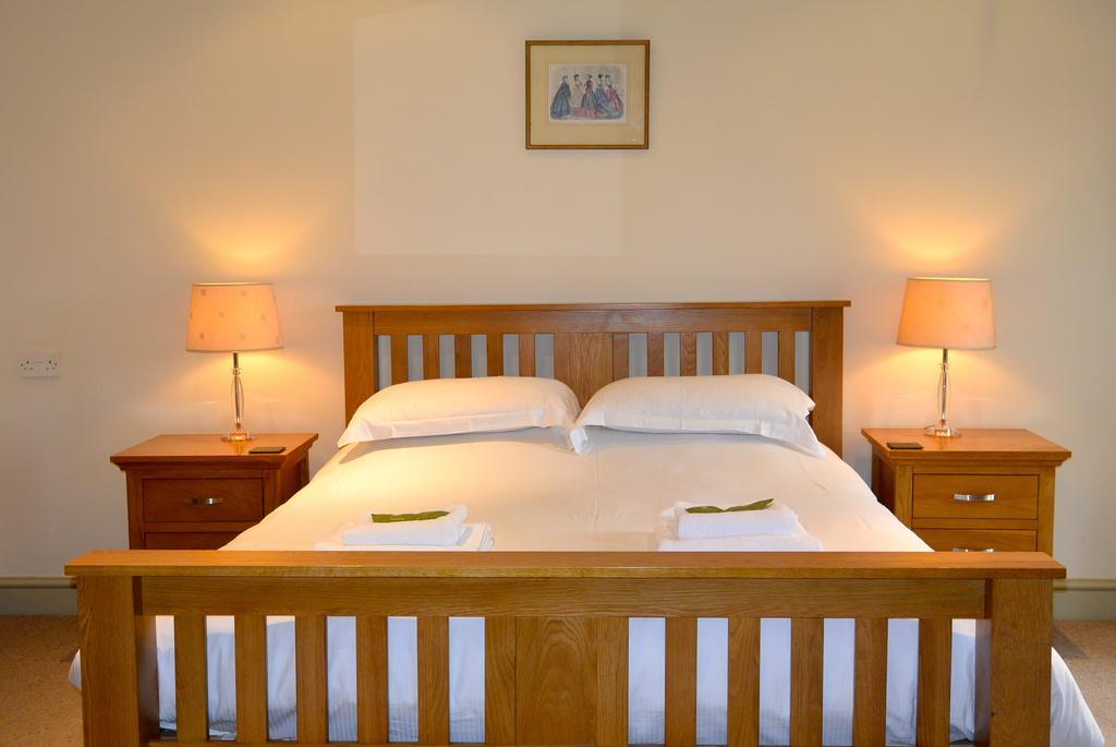 Coach & Horses Hotel Bourton-on-the-Water Room photo