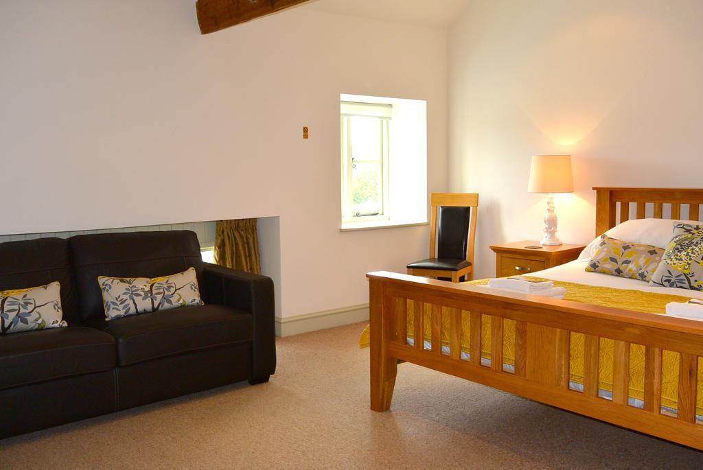 Coach & Horses Hotel Bourton-on-the-Water Room photo