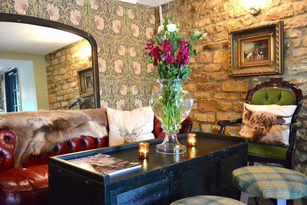 Coach & Horses Hotel Bourton-on-the-Water Room photo