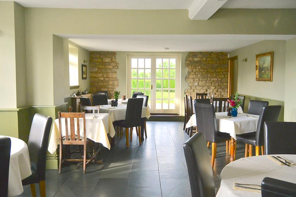 Coach & Horses Hotel Bourton-on-the-Water Room photo